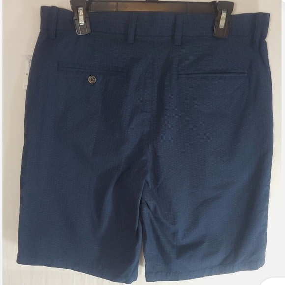 Old Navy Ultimate Slim Chino Shorts - Picture 3 of 10